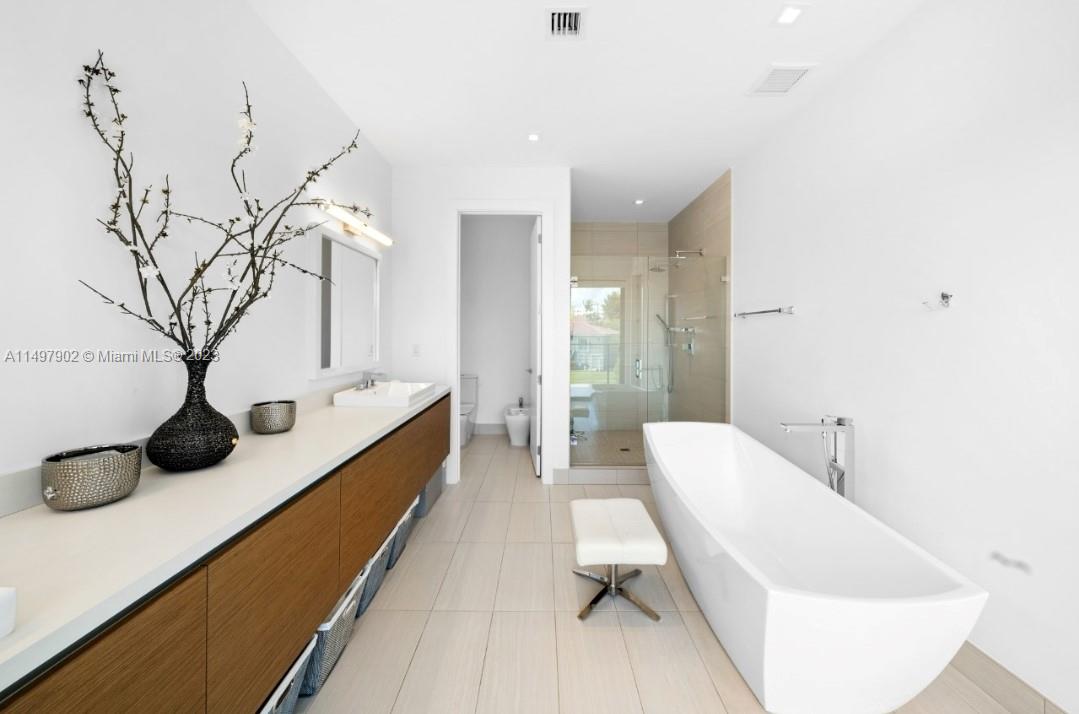 WESTON ESTATES - Residential