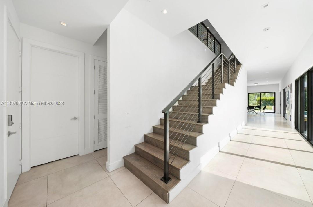 WESTON ESTATES - Residential