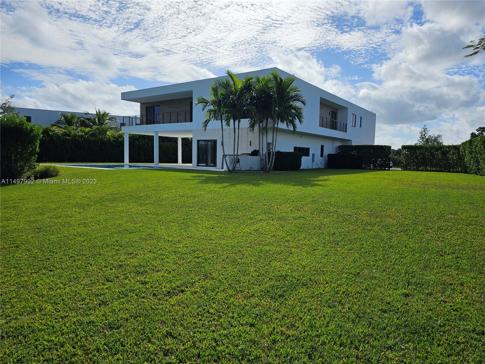 WESTON ESTATES - Residential