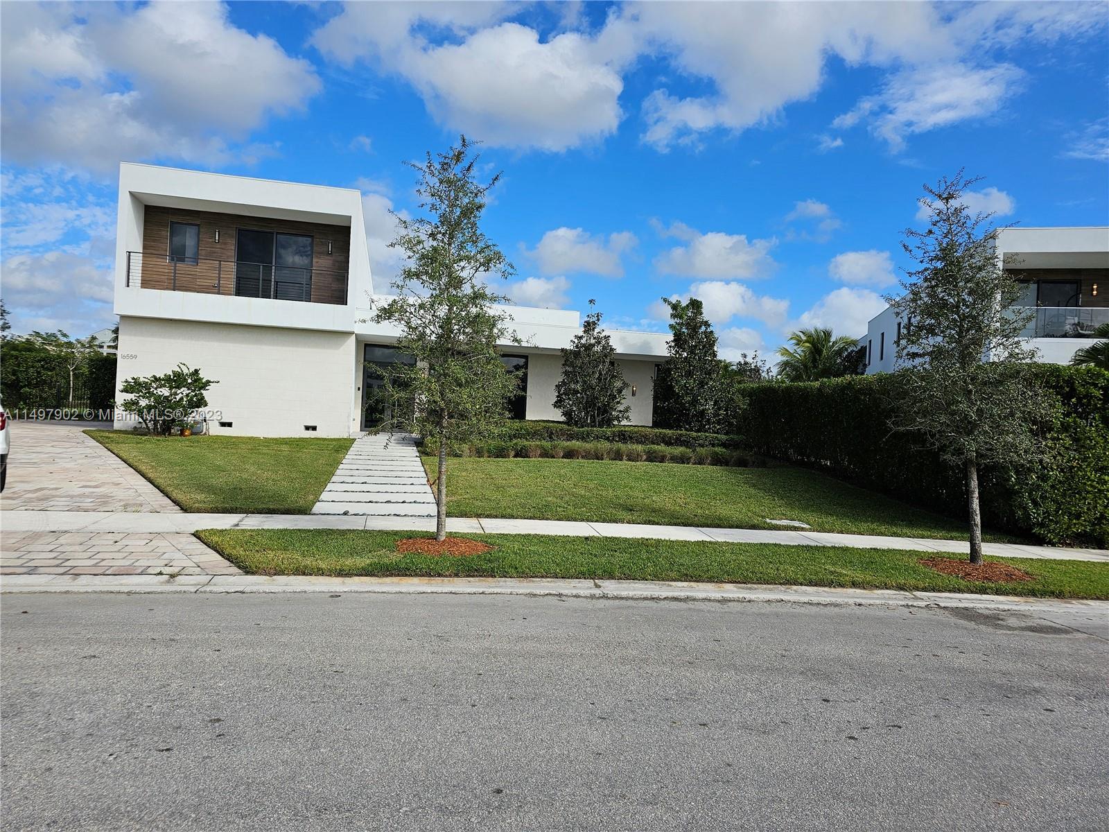 WESTON ESTATES - Residential