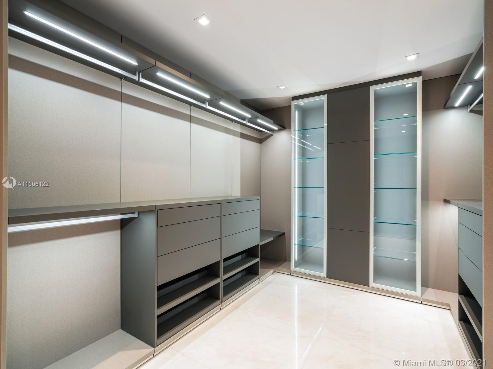 JADE SIGNATURE CONDO - Residential