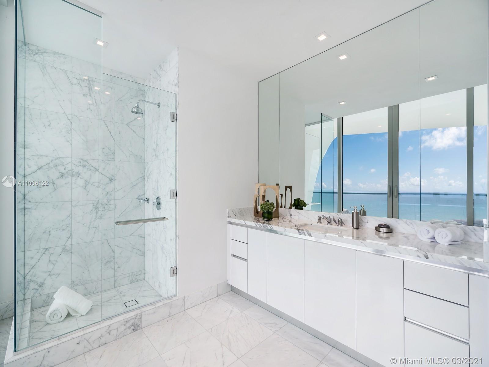 JADE SIGNATURE CONDO - Residential