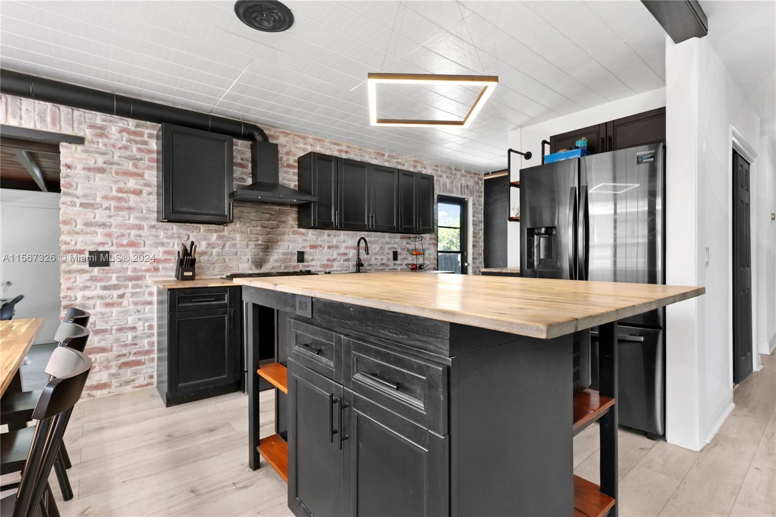 MELROSE PARK ESTATES - Residential
