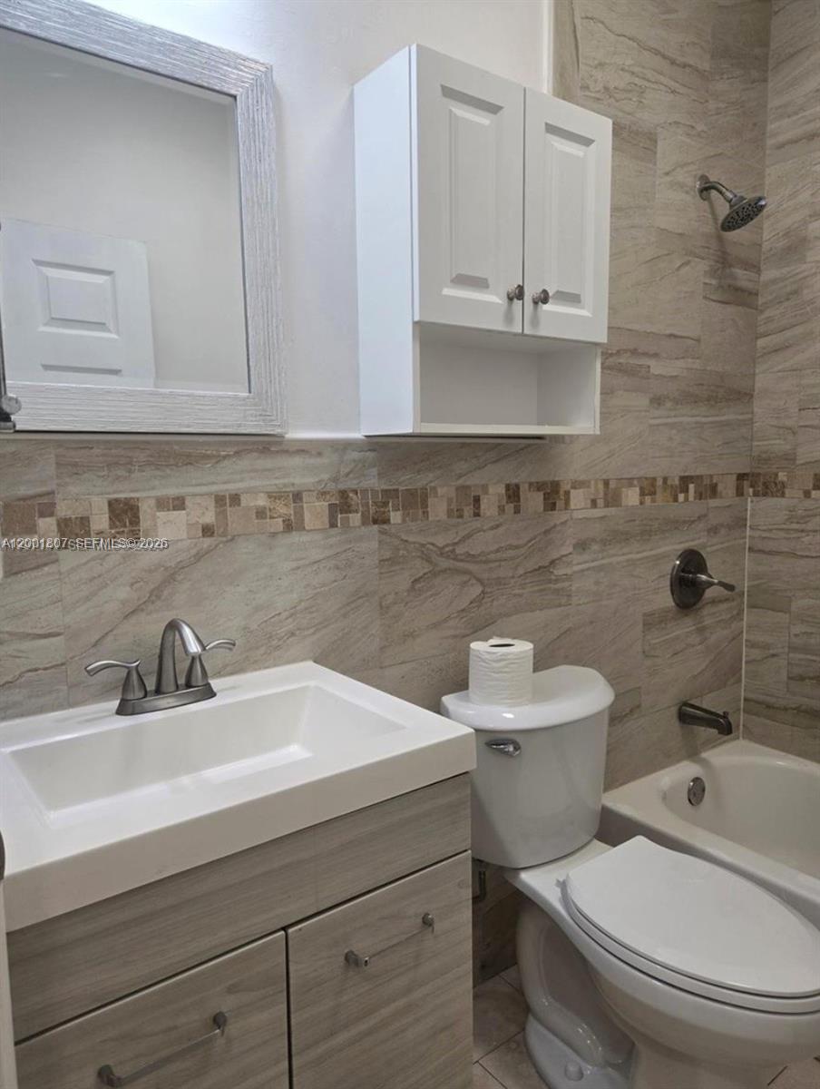 1ST ADDN TO PINEWOOD PARK - Residential Lease