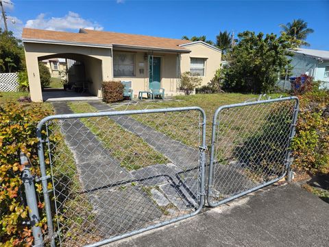 2651 Fletcher Ct Hollywood FL 33020