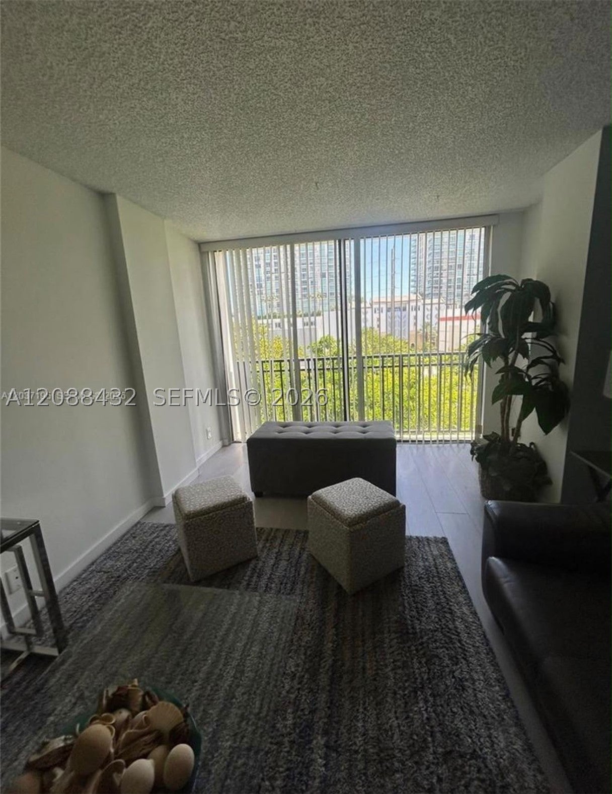 16909 N BAY Rd 512