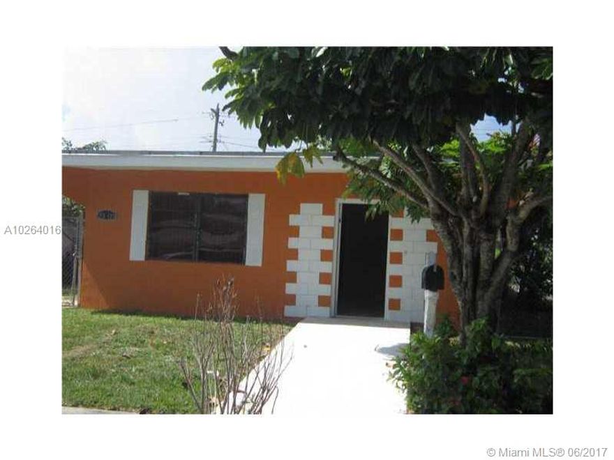 PRICE REDUCE FOR A FAST SALE 
SINGLE FAMILY HOUSE CENTRALLY LOCATED IN HOLLYWOOD; CLOSE TO BEACHES, HIGHWAYS, DINING AND PLACES OF WORSHIP. CALL TODAY FOR A SHOWING AND TOUR. THIS WILL NOT LAST LONG. USE SHOW ASSIST