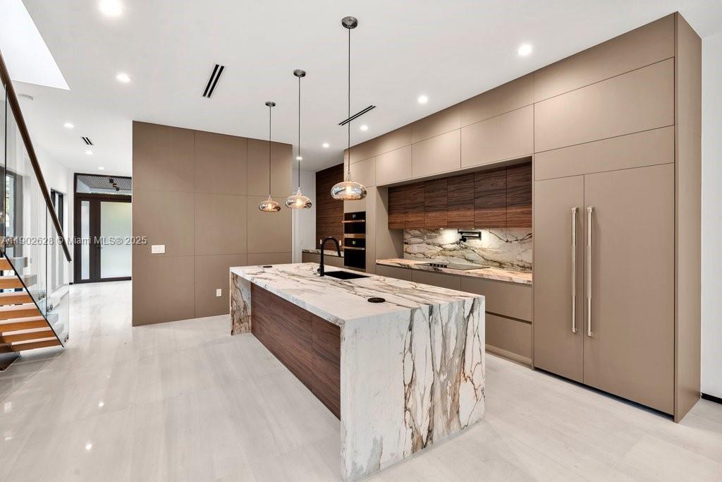 LAKE RIDGE - Residential