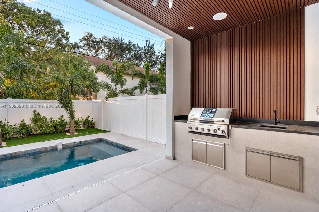 LAKE RIDGE - Residential