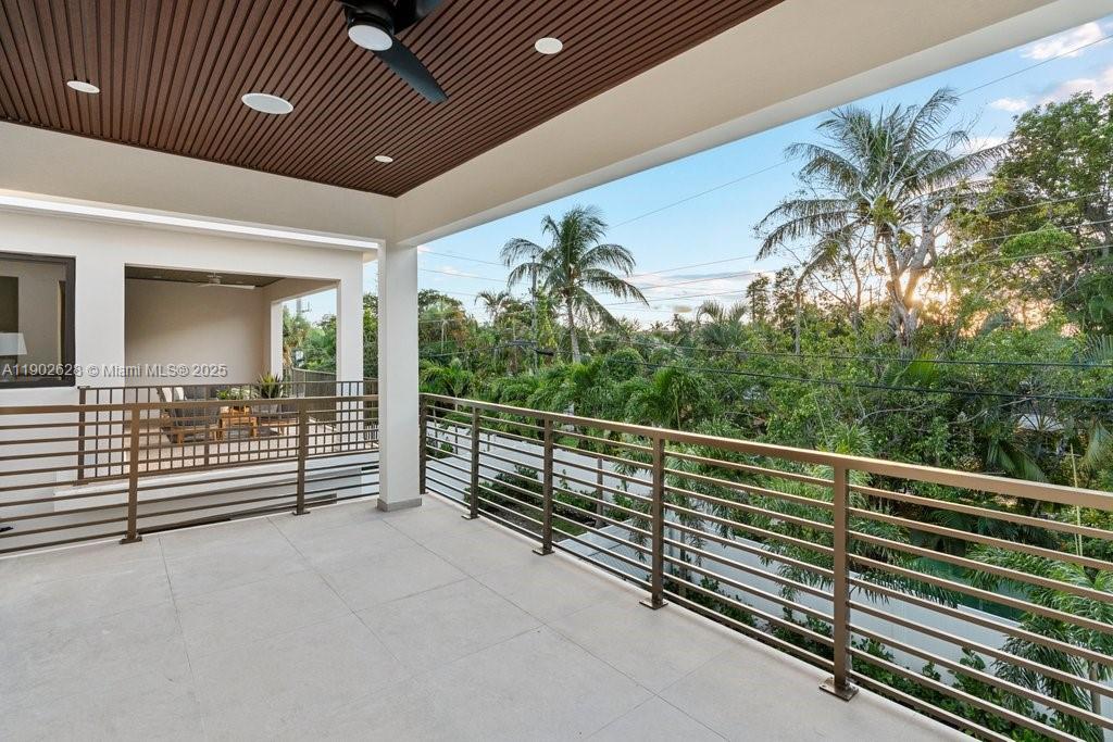 LAKE RIDGE - Residential