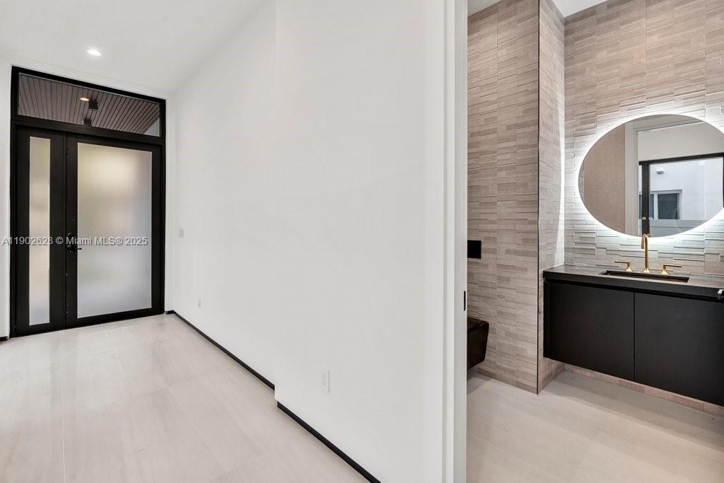 LAKE RIDGE - Residential