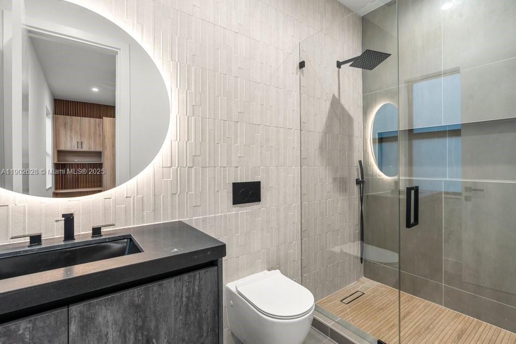 LAKE RIDGE - Residential