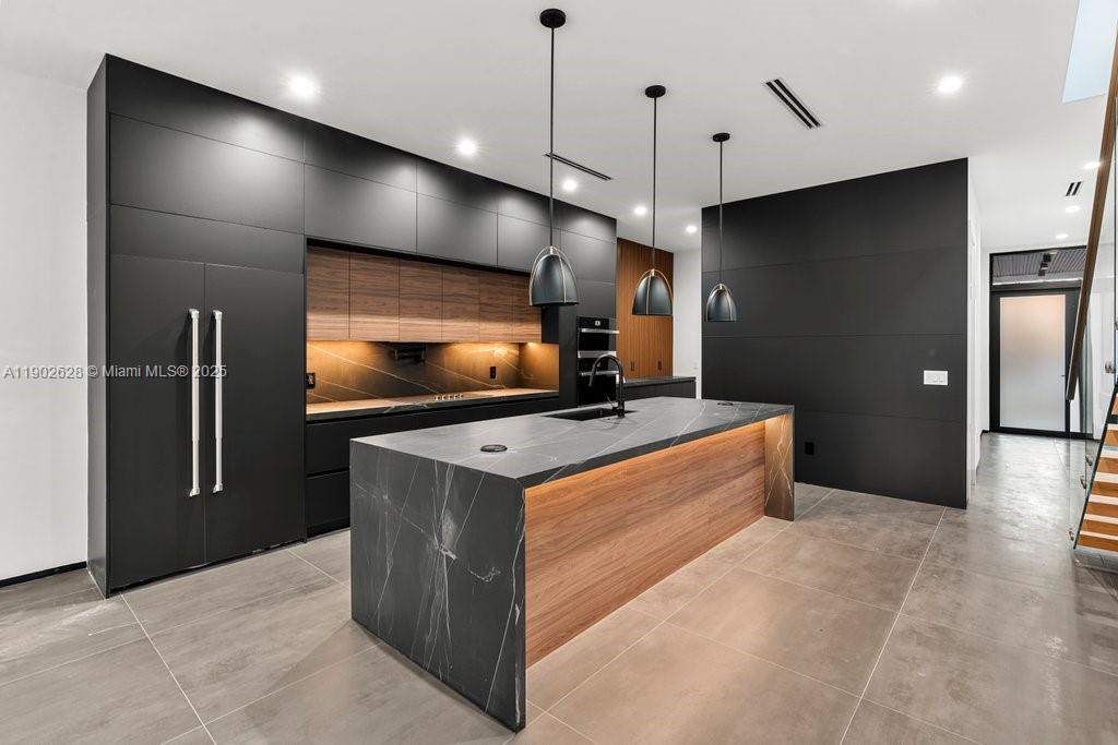 LAKE RIDGE - Residential