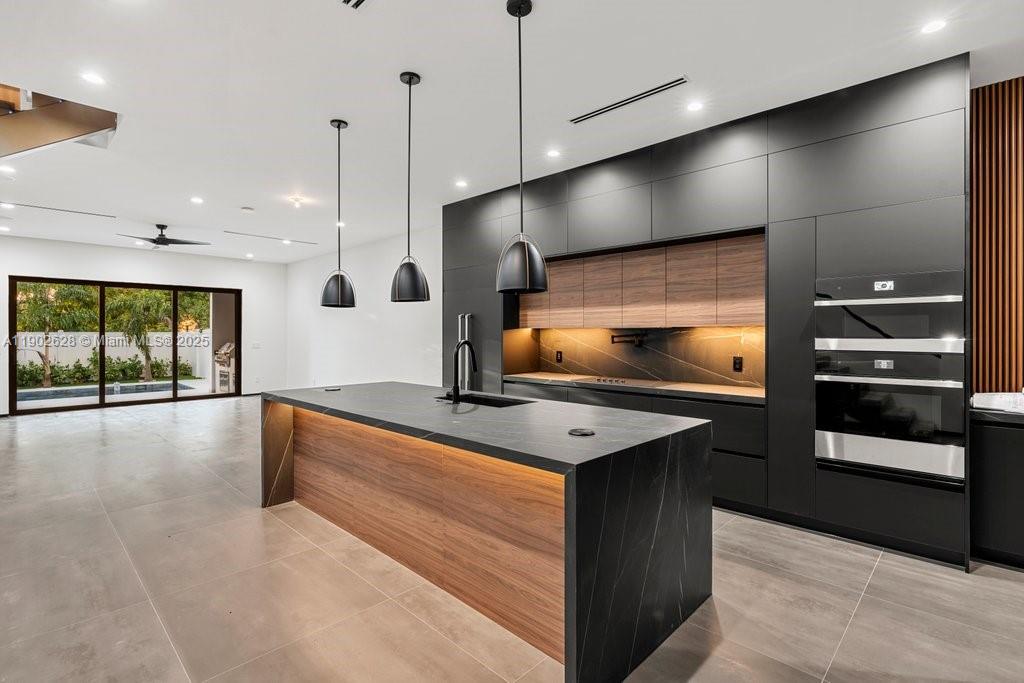 LAKE RIDGE - Residential