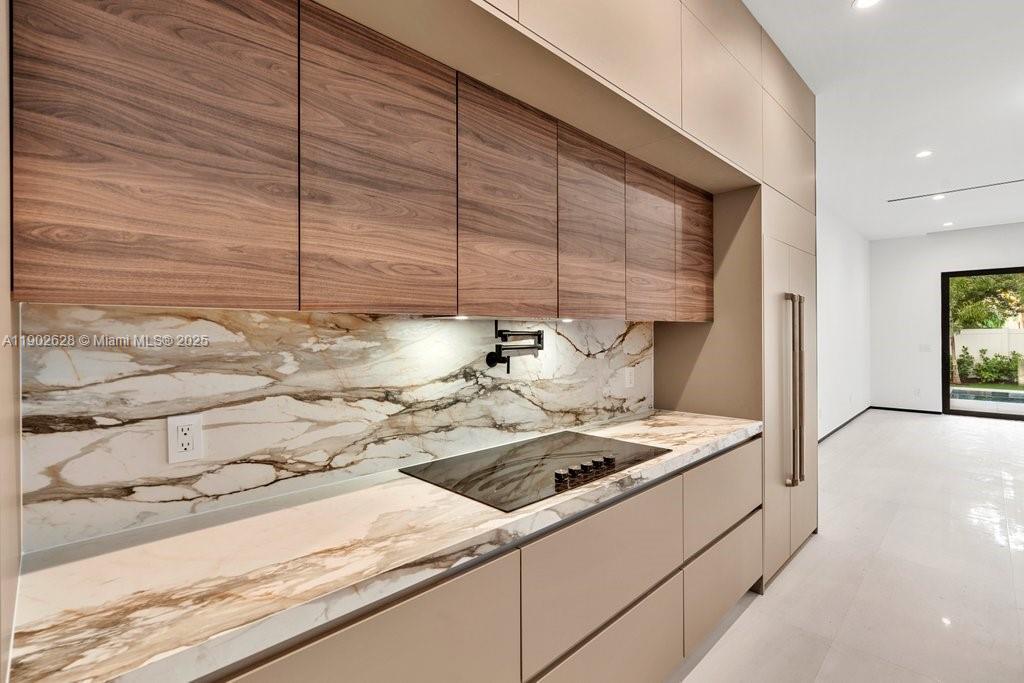 LAKE RIDGE - Residential
