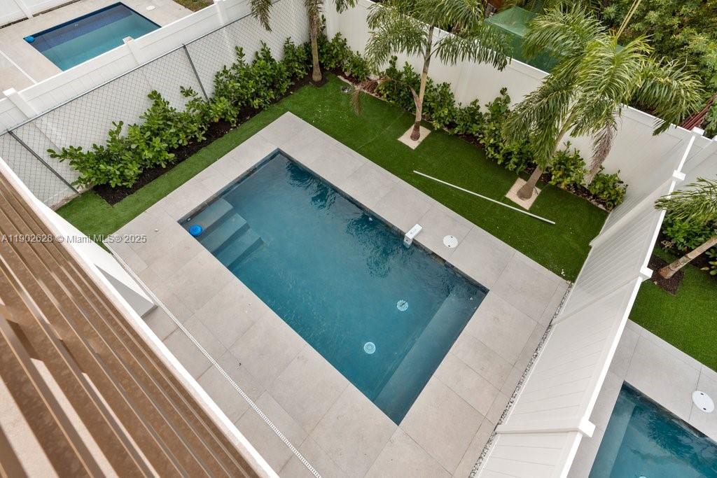 LAKE RIDGE - Residential