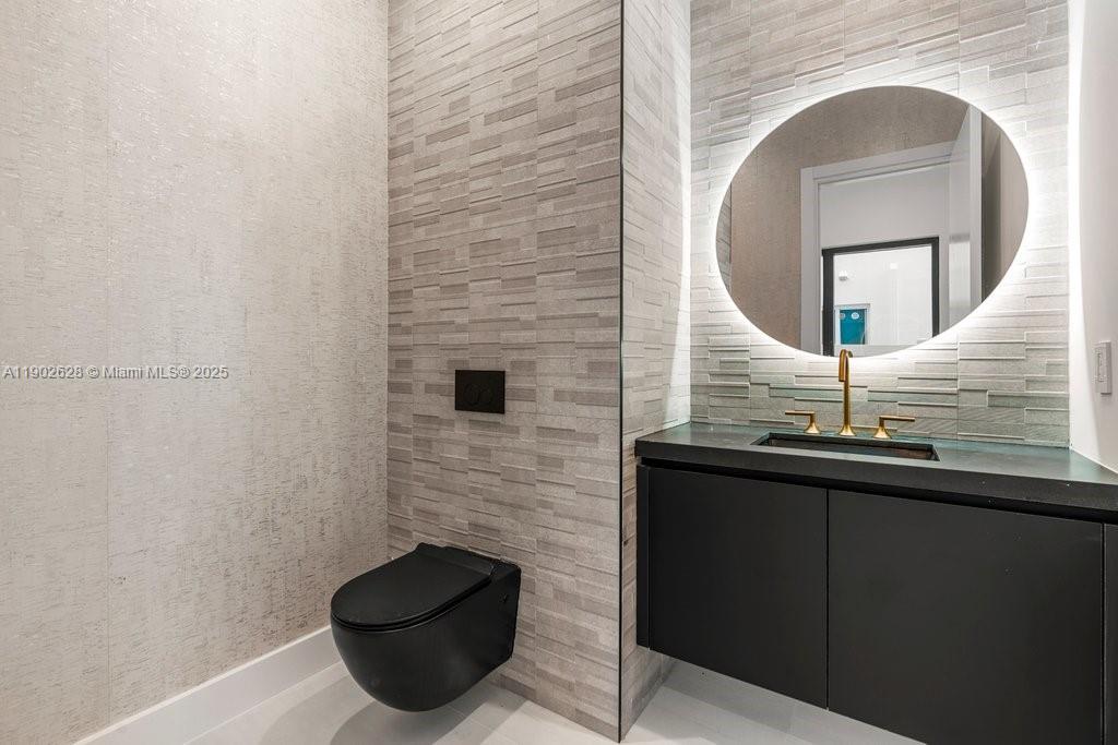 LAKE RIDGE - Residential