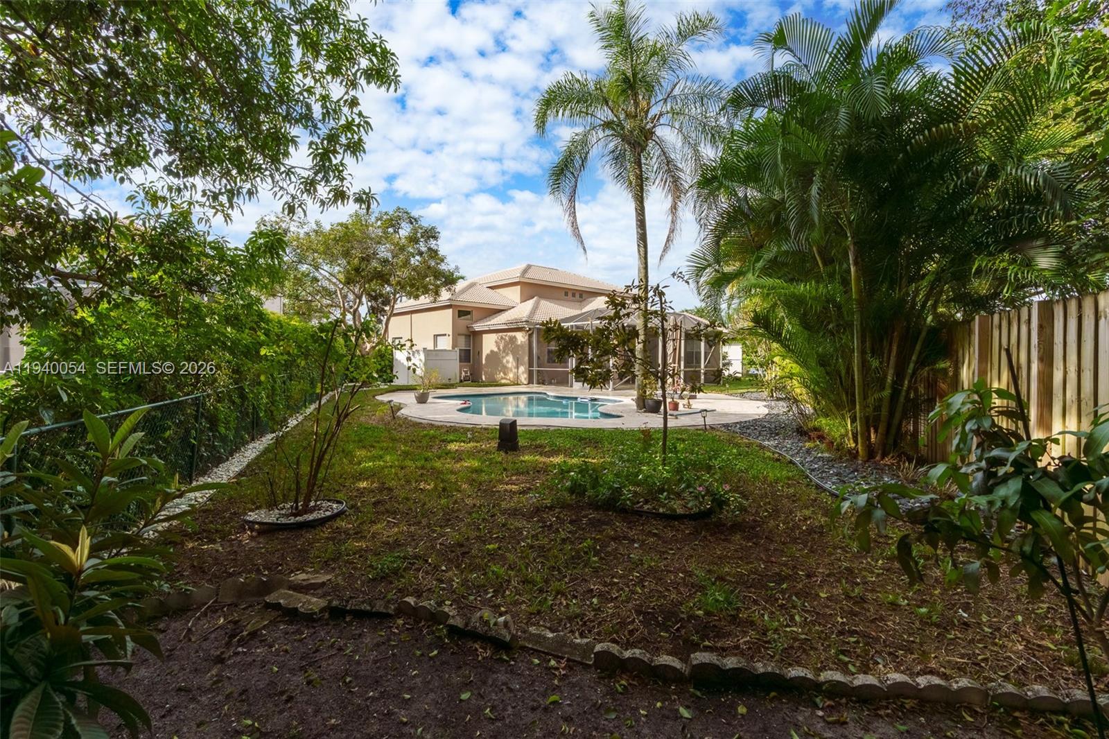 CORAL CREEK - Residential