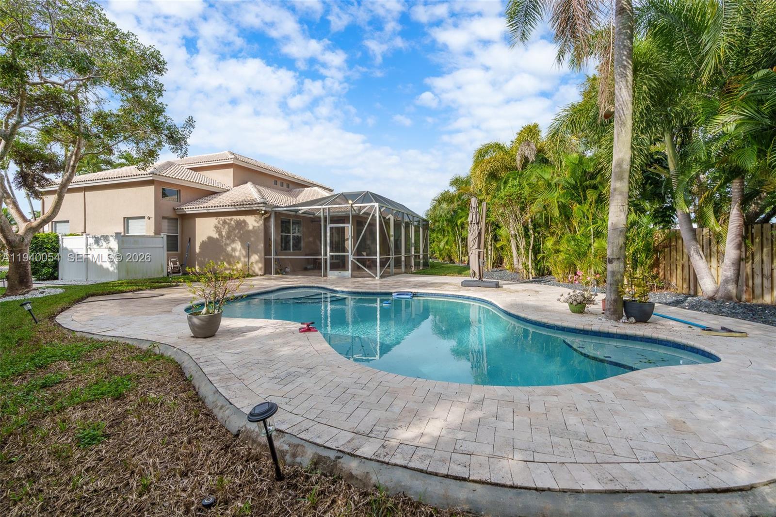 CORAL CREEK - Residential