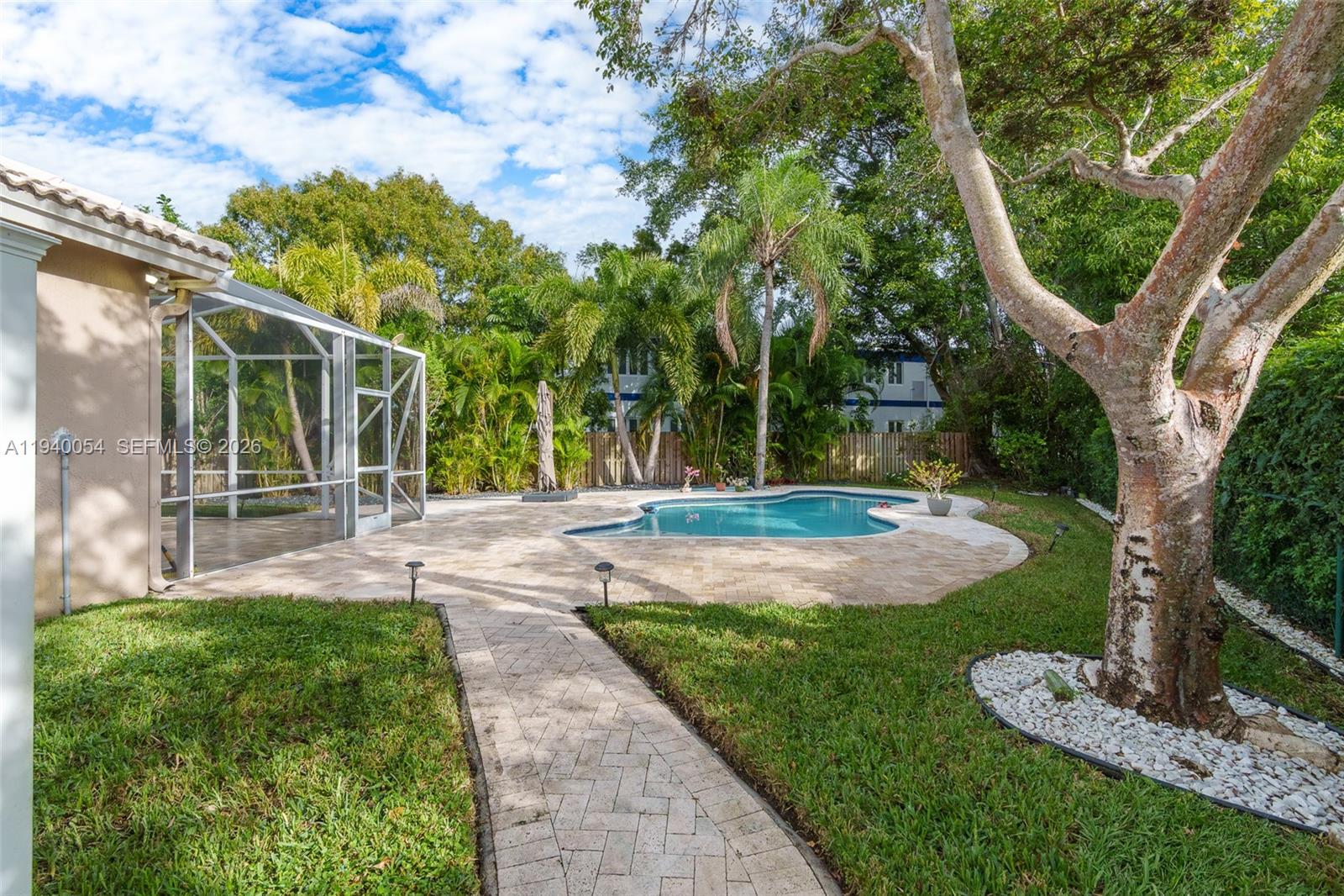 CORAL CREEK - Residential