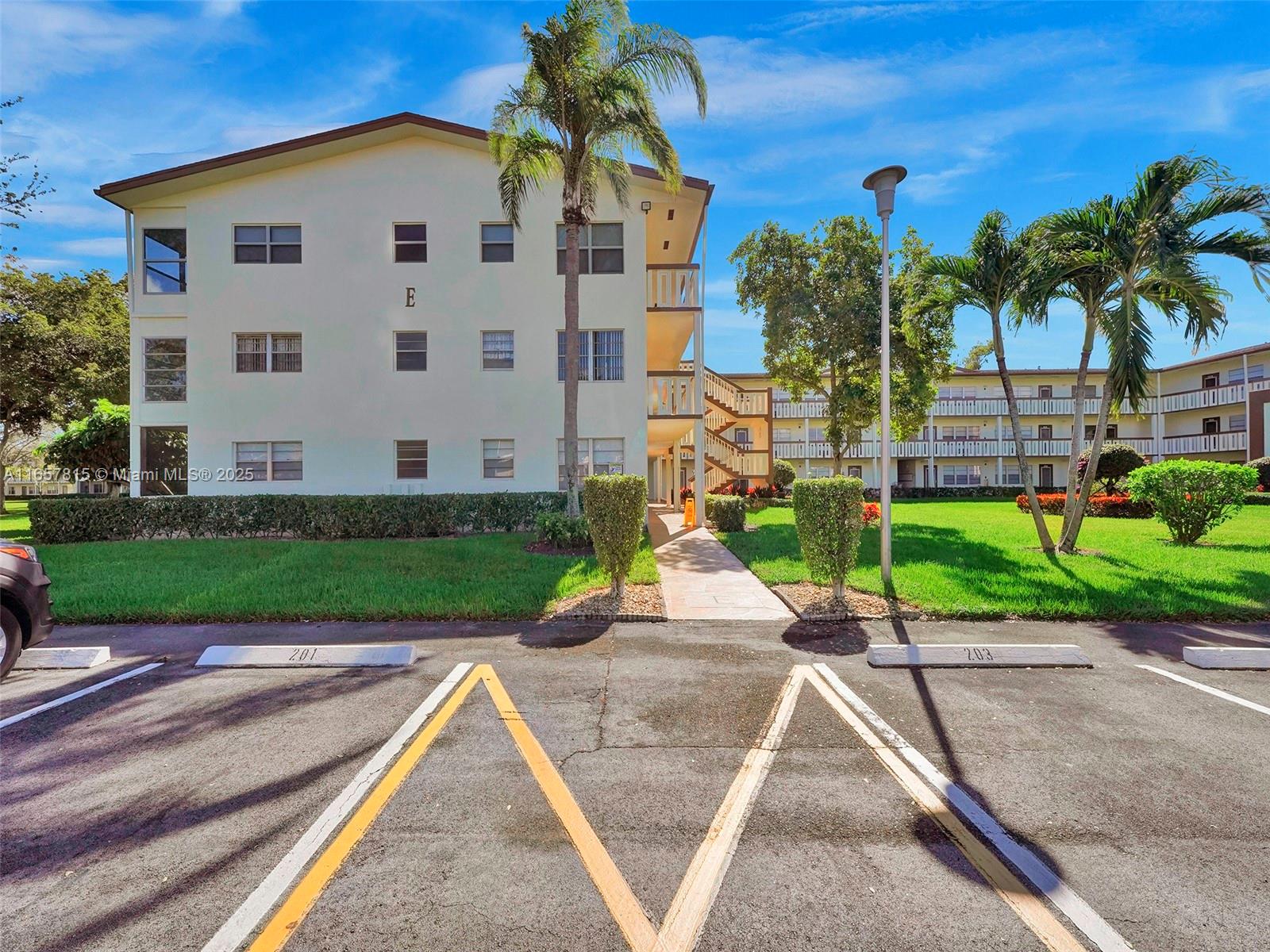 MANSFIELD AT CENTURY VILL - Residential