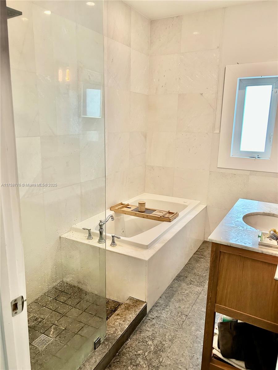 BEACH VIEW ADDN - Residential