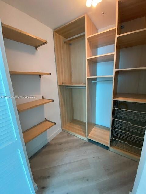 MET 1 CONDO - Residential Lease