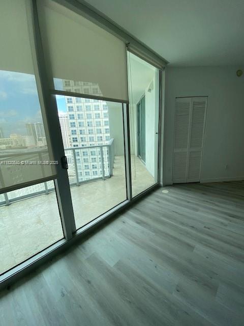 MET 1 CONDO - Residential Lease