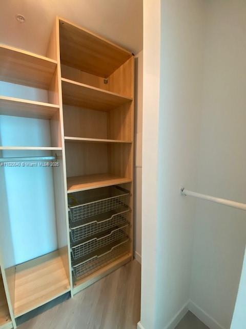 MET 1 CONDO - Residential Lease