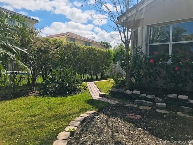 SUNSET LAKES PLAT THREE - Residential