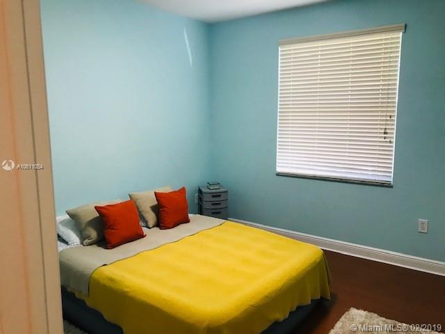 SUNSET LAKES PLAT THREE - Residential