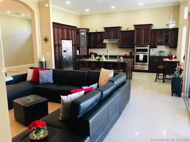 SUNSET LAKES PLAT THREE - Residential