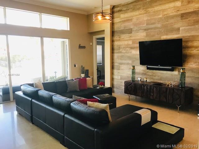 SUNSET LAKES PLAT THREE - Residential