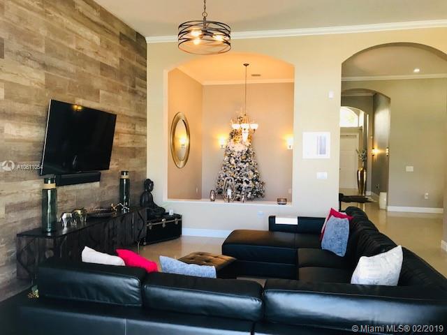 SUNSET LAKES PLAT THREE - Residential