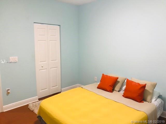 SUNSET LAKES PLAT THREE - Residential