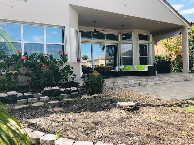 SUNSET LAKES PLAT THREE - Residential