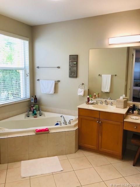 SUNSET LAKES PLAT THREE - Residential