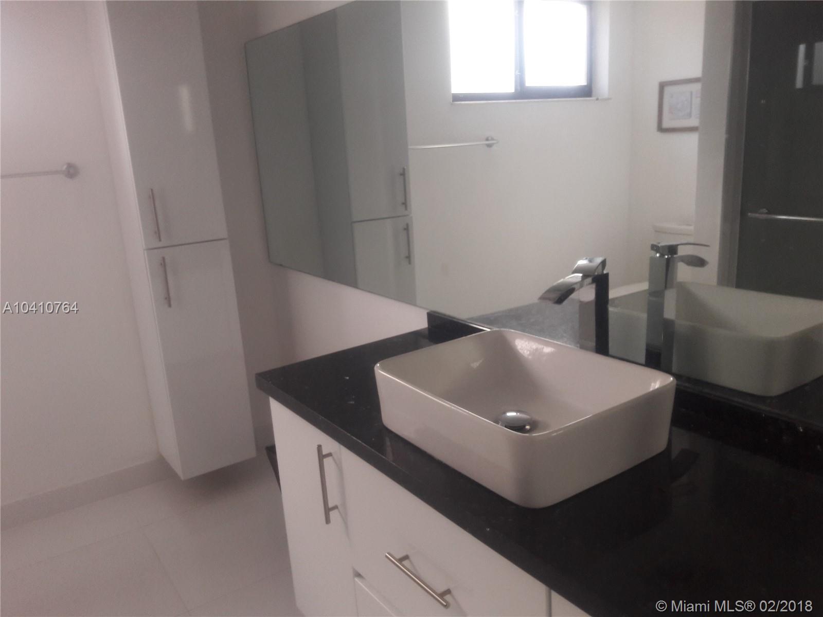 SUMMERTREE VILG CALIF CL - Residential Lease