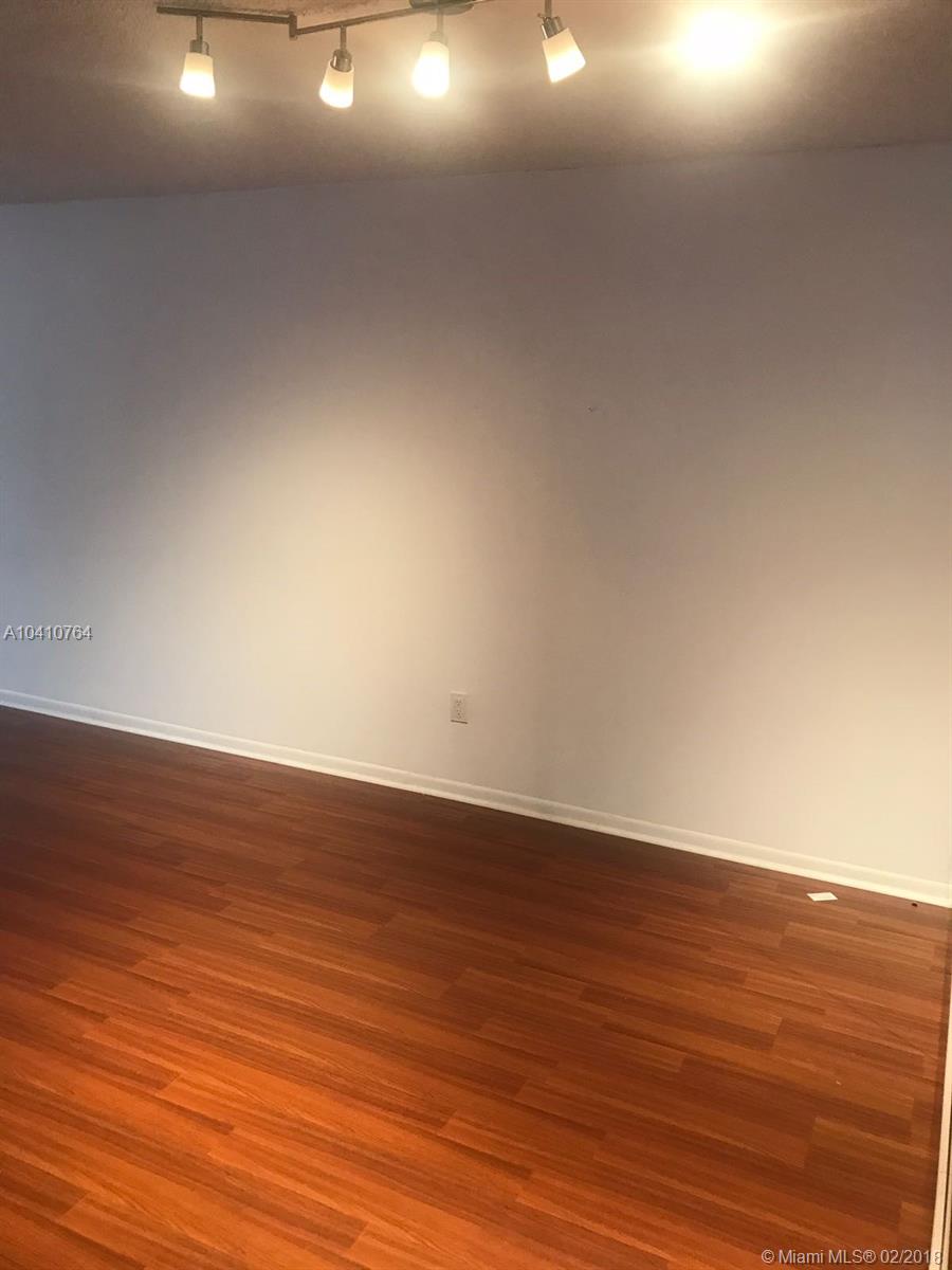 SUMMERTREE VILG CALIF CL - Residential Lease