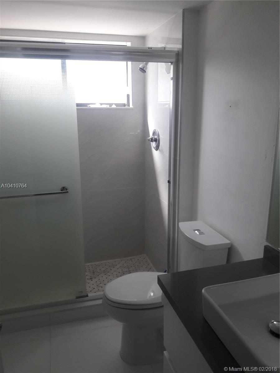 SUMMERTREE VILG CALIF CL - Residential Lease