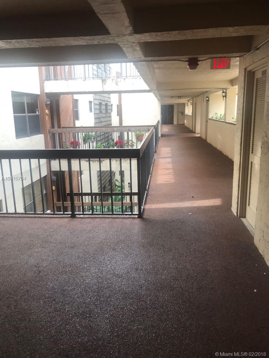 SUMMERTREE VILG CALIF CL - Residential Lease