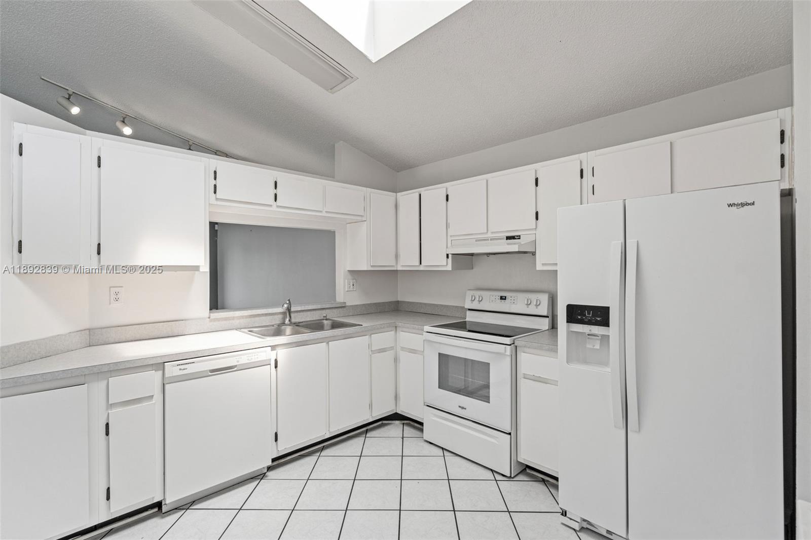 MEADOWS OF MIRAMAR - Residential