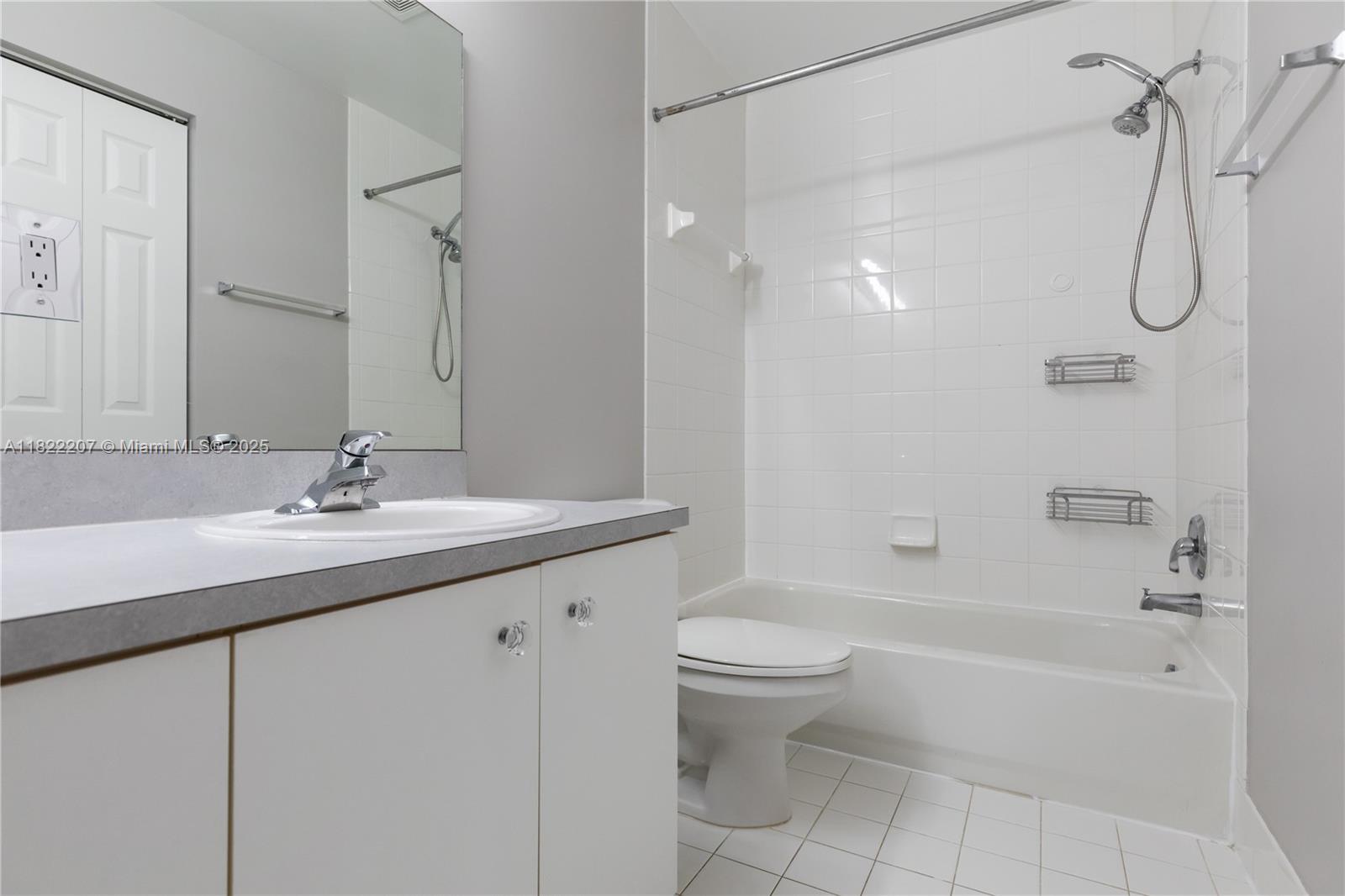 REGENCY LAKES AT COCONUT - Residential
