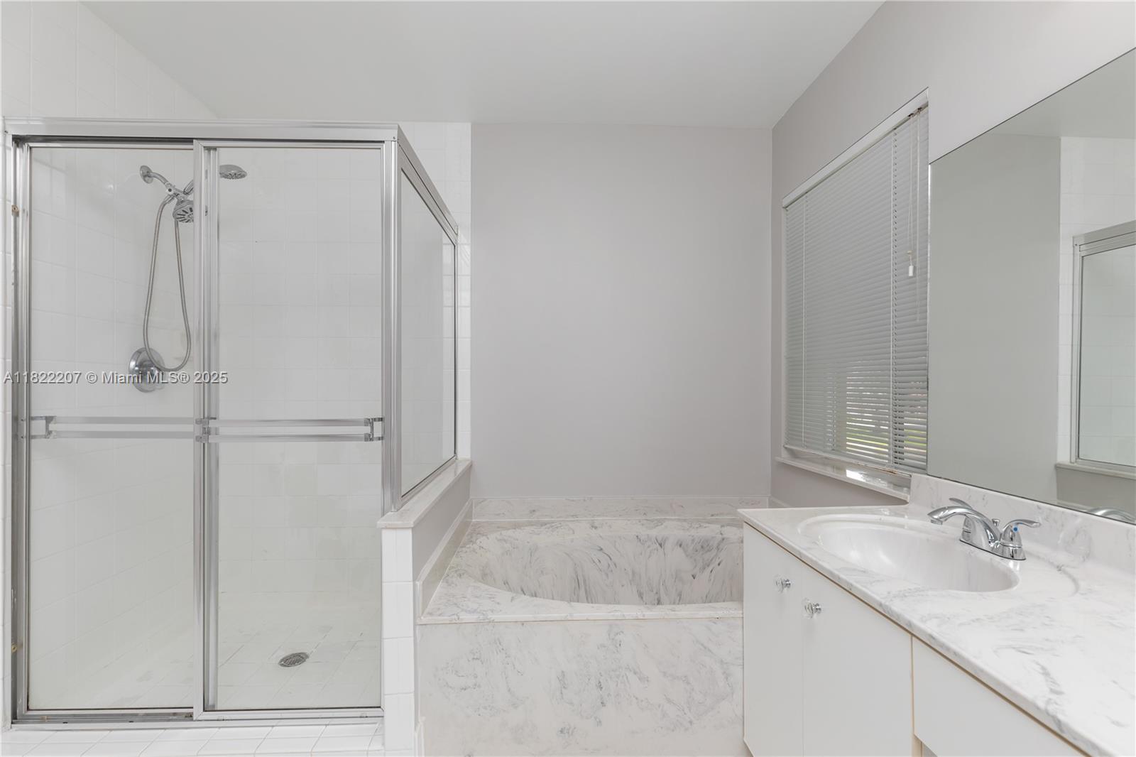 REGENCY LAKES AT COCONUT - Residential