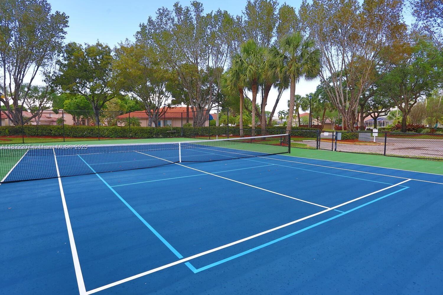 REGENCY LAKES AT COCONUT - Residential