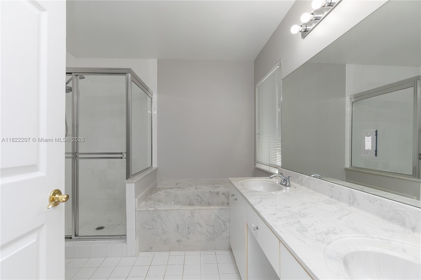 REGENCY LAKES AT COCONUT - Residential