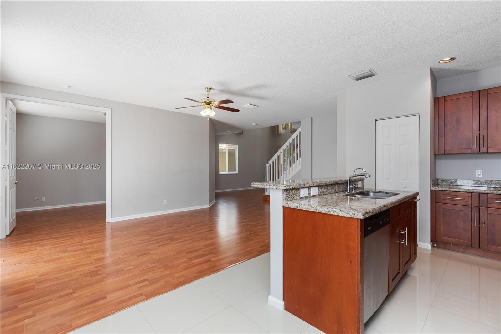 REGENCY LAKES AT COCONUT - Residential
