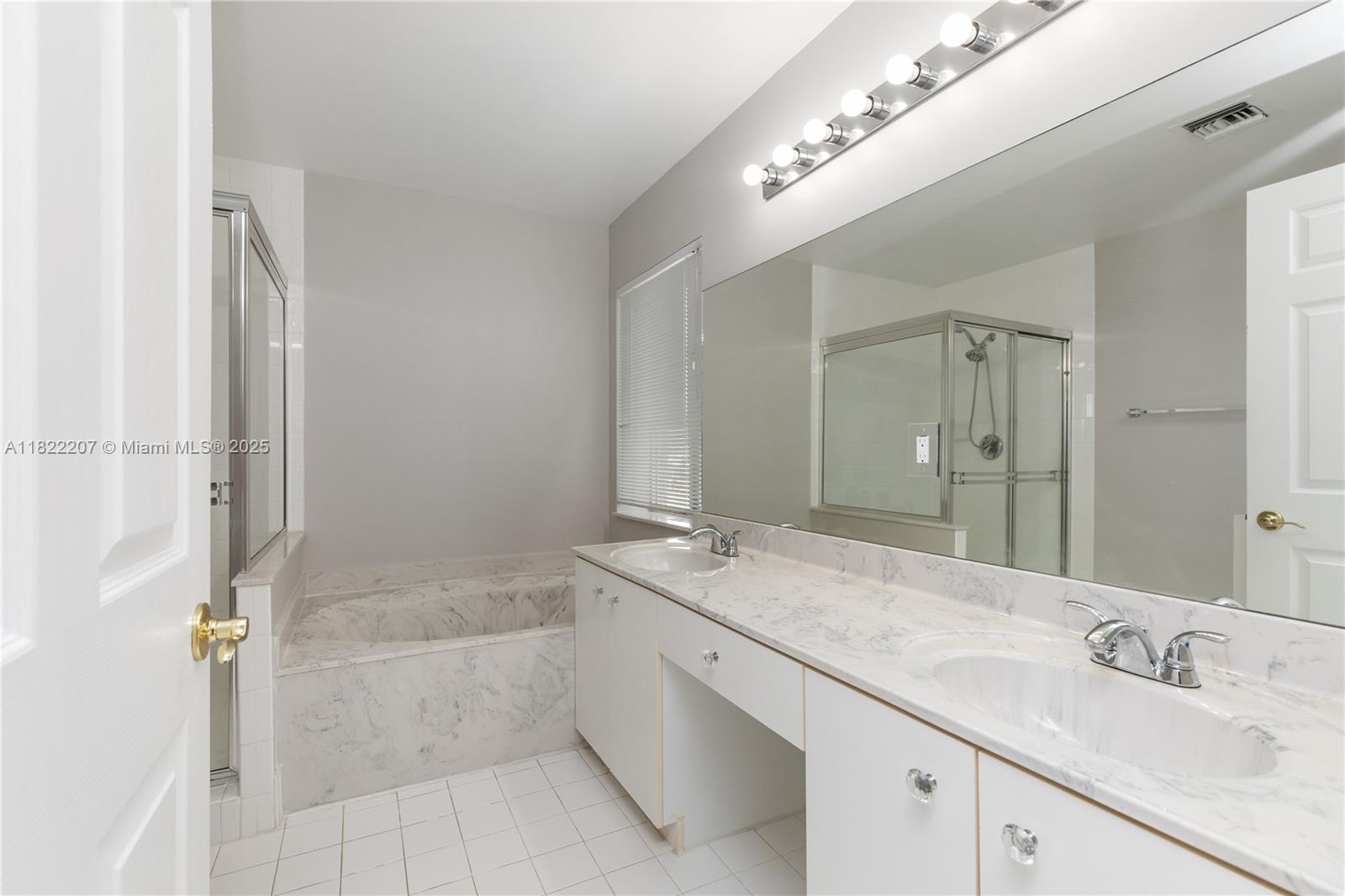 REGENCY LAKES AT COCONUT - Residential