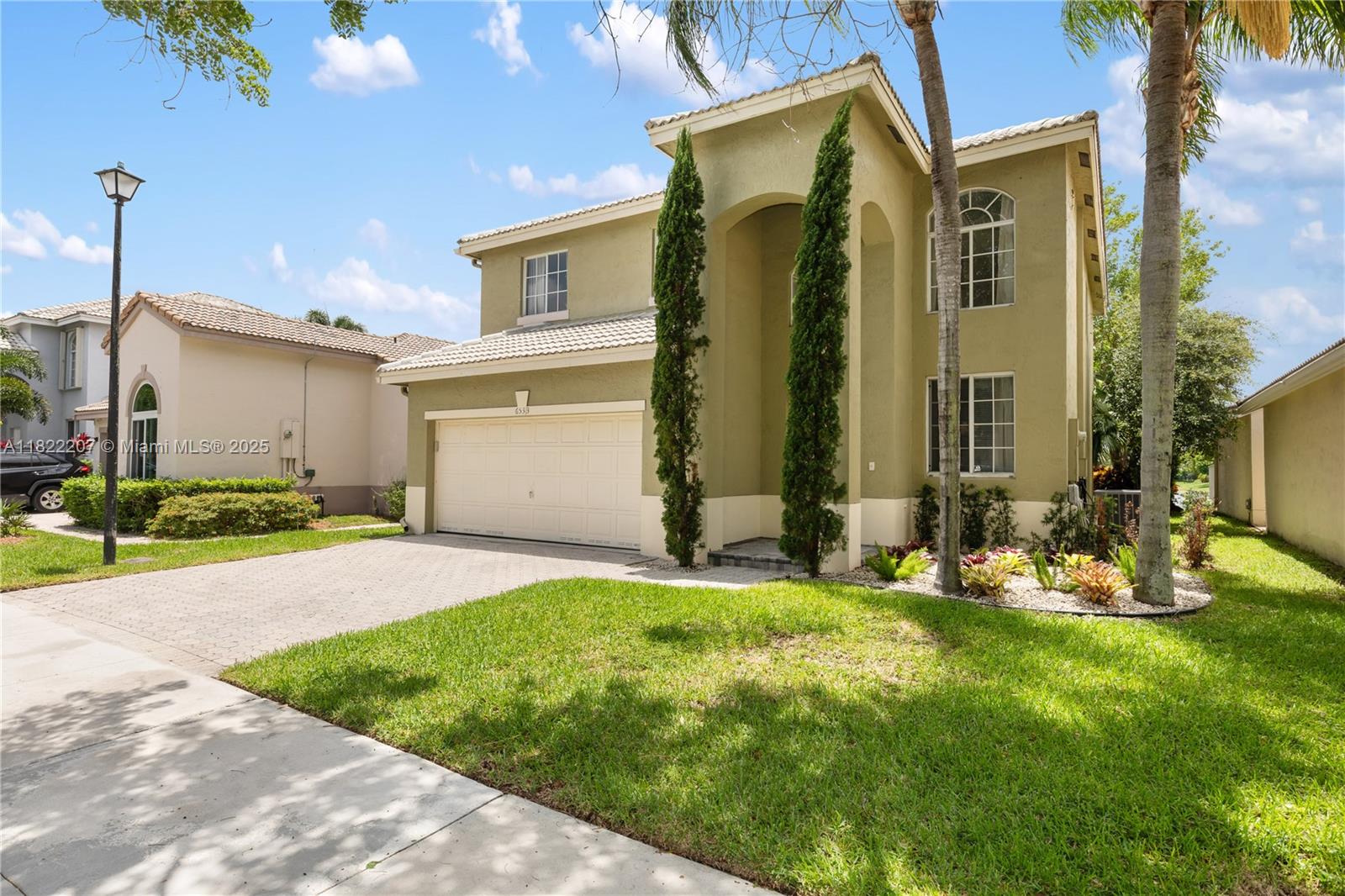 REGENCY LAKES AT COCONUT - Residential