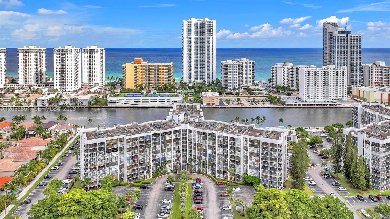 1000 Parkview Dr 229